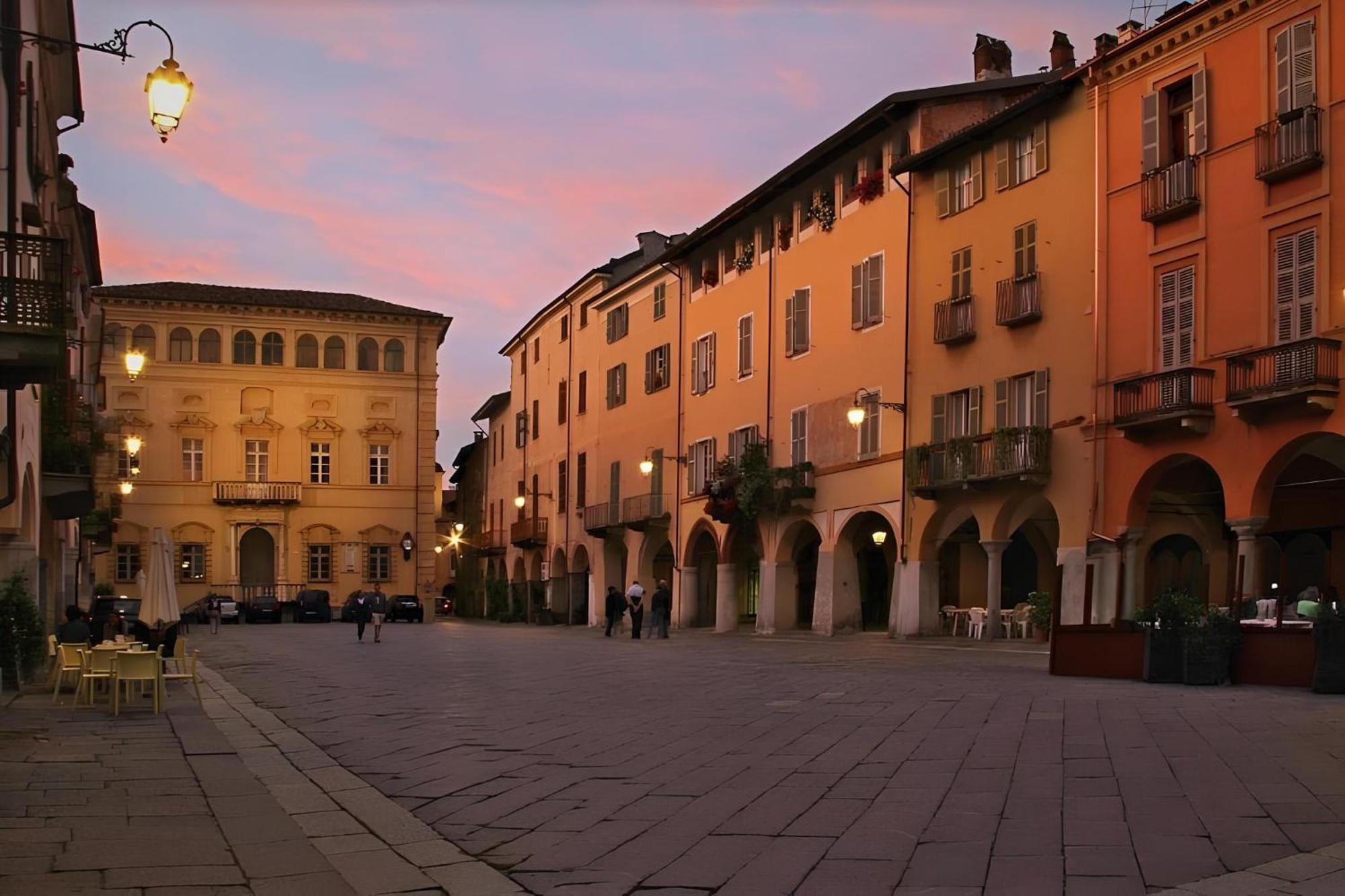 Centro Storico Luminoso Spazio Al Piazzo Biella Dış mekan fotoğraf